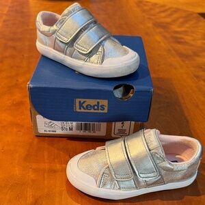Keds Kids  Courtney Metallic Silver Velcro Strap Sneakers 5.5M EUC LN